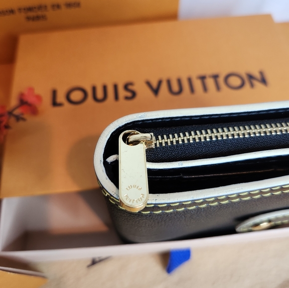 LOUIS VUITTON EUC SUHALI WALLET, In Noir/ Black MI1008 AUTHENTIC - Picture 12 of 16